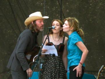 Dave, Gillian and Alison Krauss