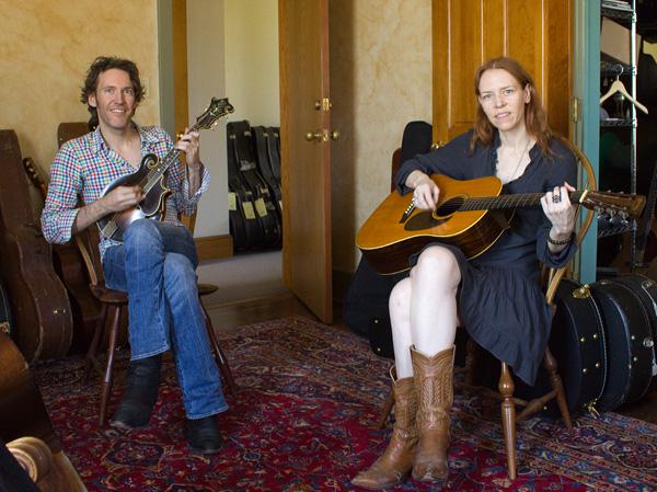 Dave Rawlings &amp;amp;amp;amp;amp; Gillian Welch check out Jim Baggett's Gibson Loar F-5 and '32 Martin D-28